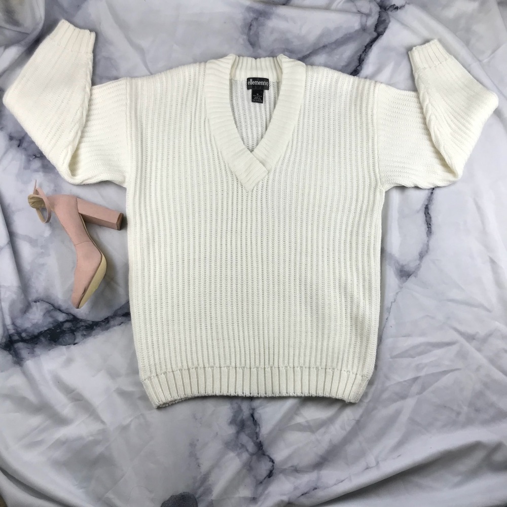 ELLEMENNO MEDIUM WHITE KNIT SWEATER